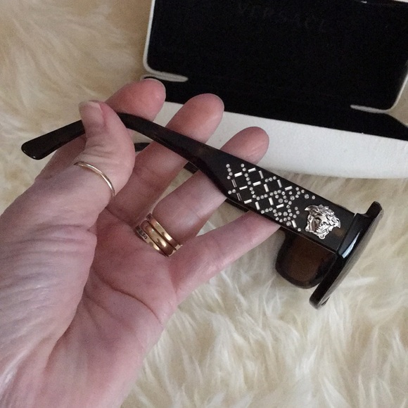 Versace Accessories - 🎉HOST PICK🎉Authentic VERSACE Sunglasses